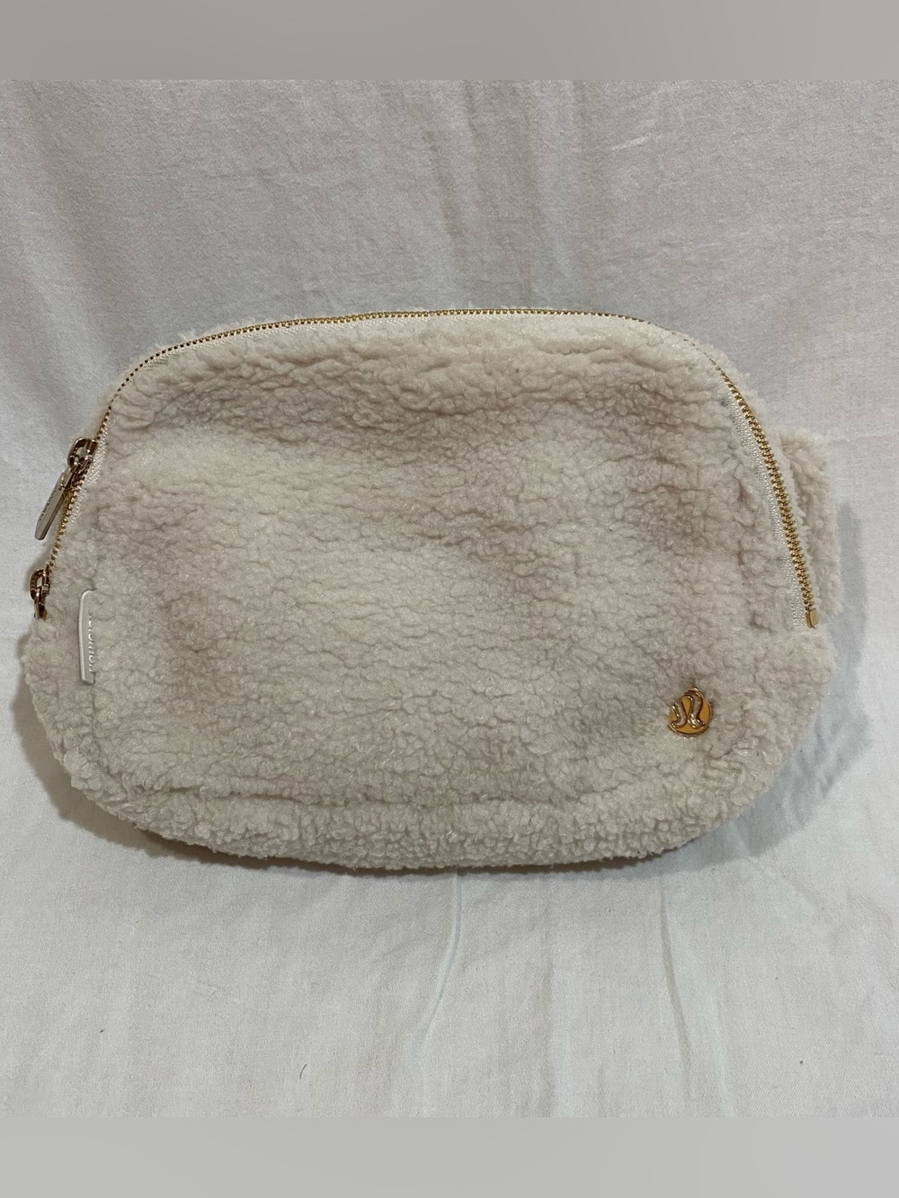 Lululemon Everywhere Belt Bag Cozy Cream Sherpa Zip Pouch Crossbody Waist Pouch